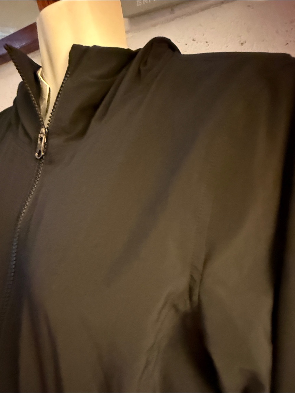 Lululemon - Picture 2 of 9